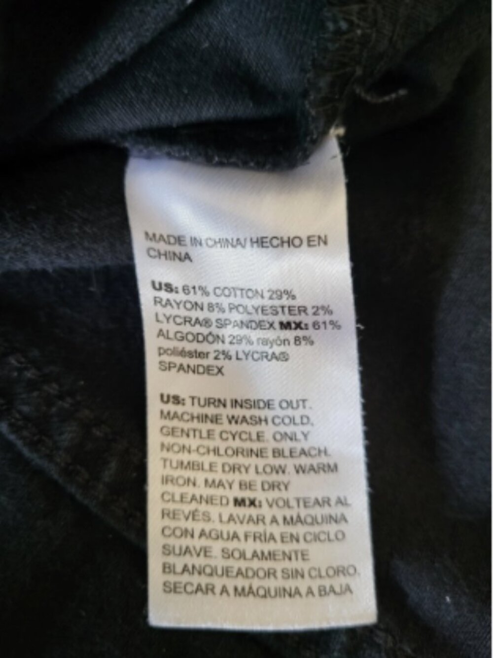 Chico's Size 1 Reg Medium Black Denim Cropped Jean Jacket 20 in length 4 Pockets - Picture 13 of 13